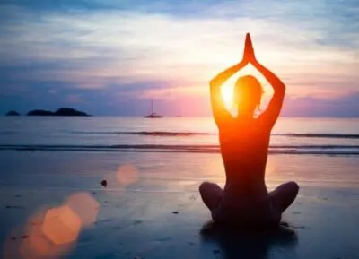Descubre los 11 Beneficios del Yoga: Físicos, Mentales y Espirituales 15 beneficios del yoga